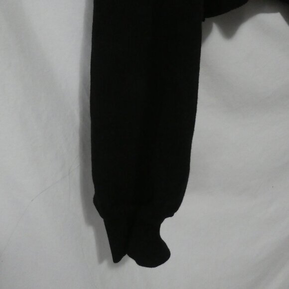 FASHION NOVA | 1X | Black Cropped Hoodie with Butterfly Graphic - Picture 13 of 15